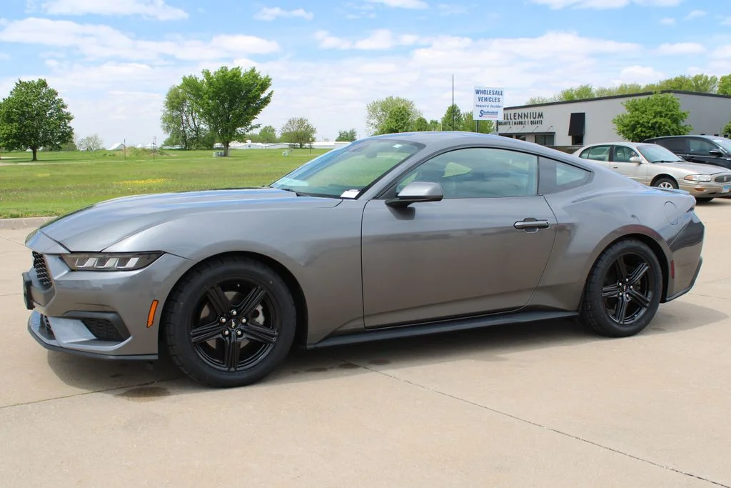 Used 2024 Gray Ford EcoBoost Premium image 15