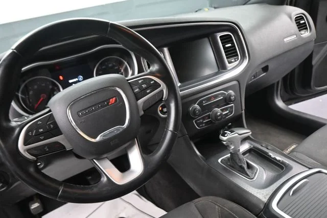Used 2016 Black Dodge SXT image 26