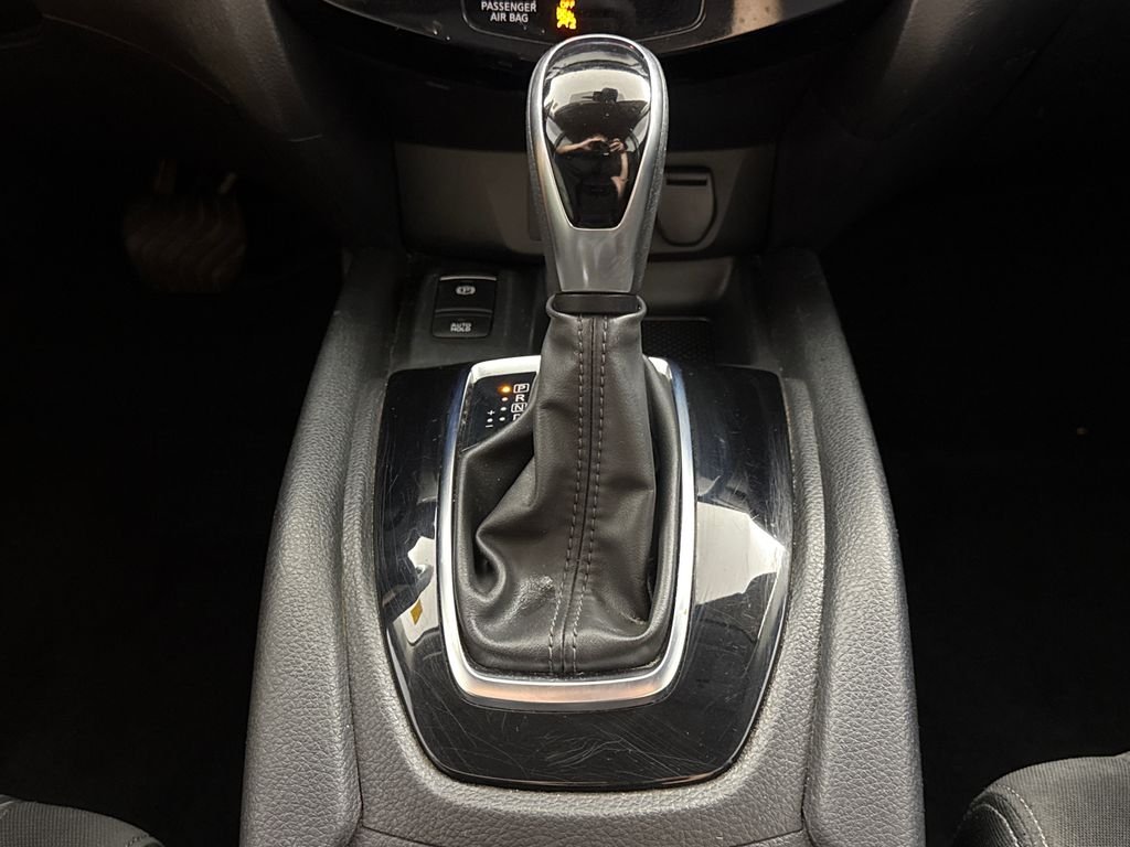 2019 Nissan Rogue SV - Photo 19
