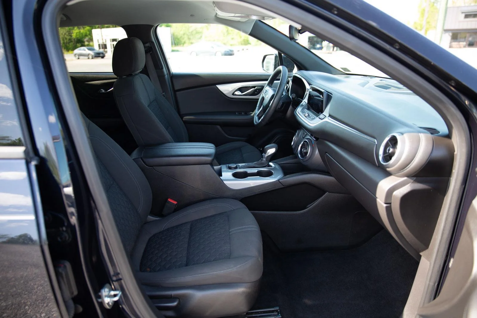 Used 2021 Midnight Blue Metallic Chevrolet 2LT image 24
