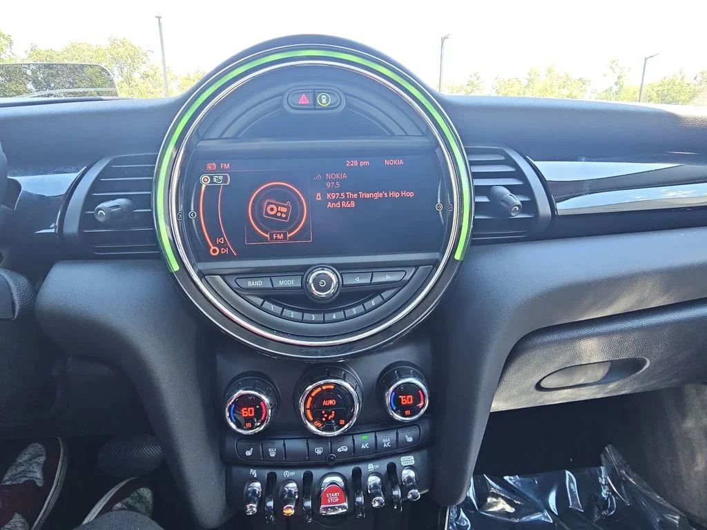 Used 2018 Blue MINI Base image 19