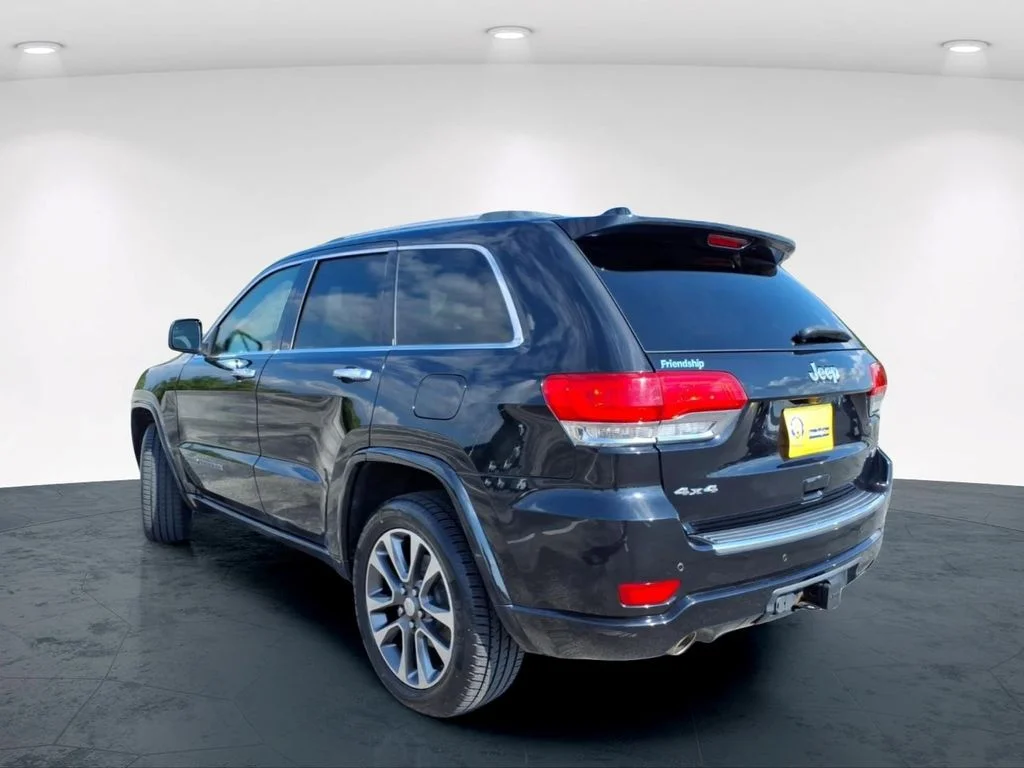 Used 2018 Black Jeep Overland image 10