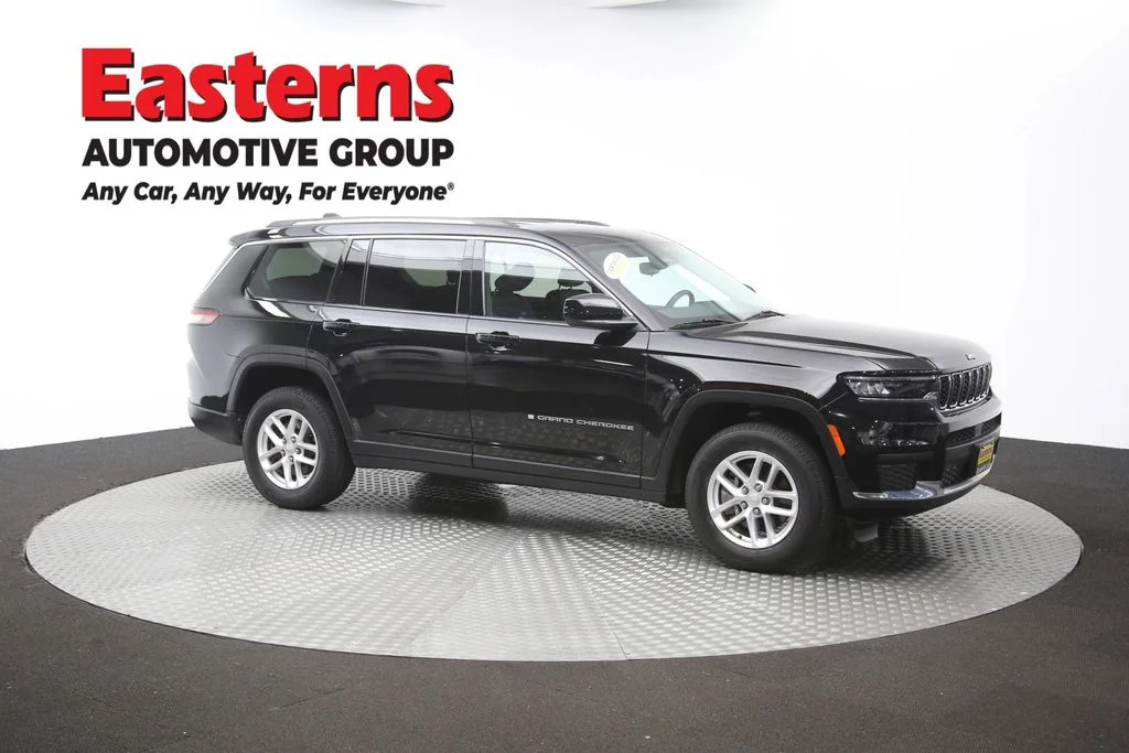 Used 2022 Black Jeep Laredo image 48