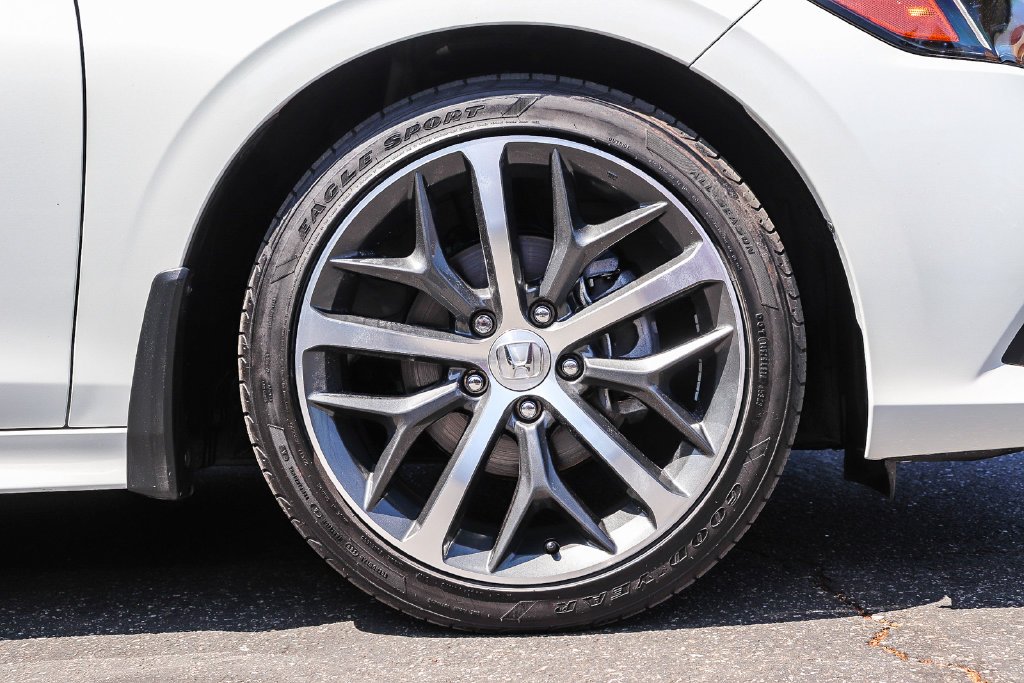 Used 2024 White Honda Touring image 9