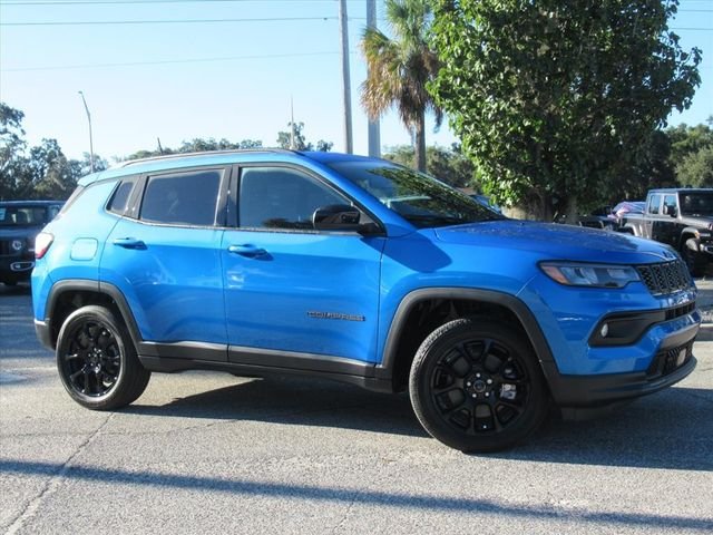 2026 Jeep Compass Latitude Altitude Special Edition photo 2
