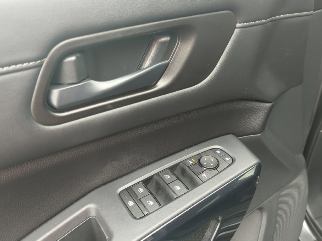 Used 2025 Gray Nissan SV image 11