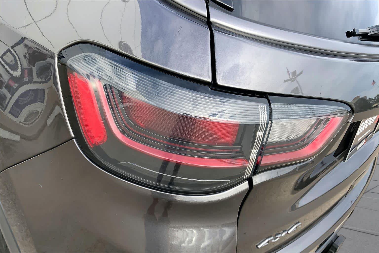 Used 2022 Granite Crystal Metallic Clearcoat Jeep Trailhawk image 25