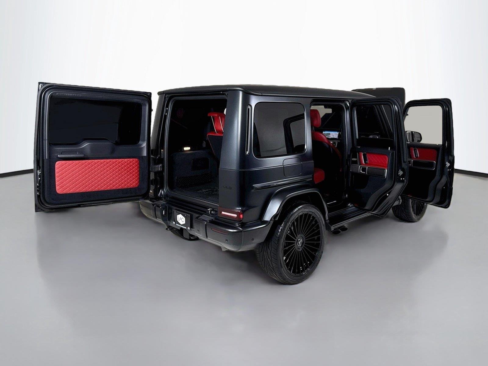 Used 2024 Obsidian Black Mercedes-Benz AMG® G 63 | Exclusive Int Pkg | Carbon Fiber Trim image 44