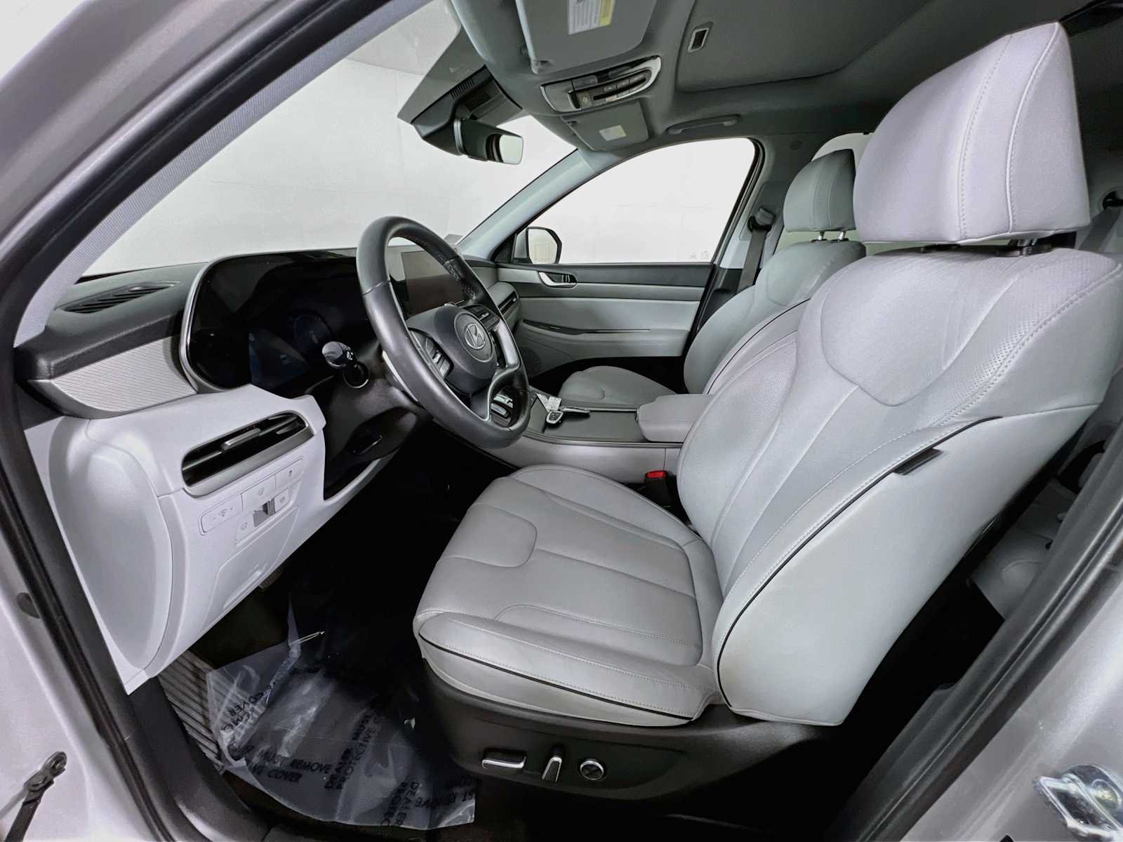 Used 2024 Typhoon Silver Hyundai SEL 7P image 22