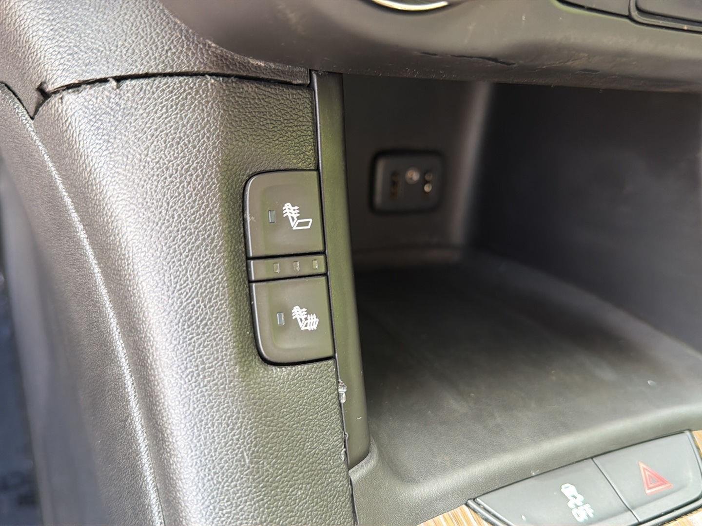 Used 2019 Quicksilver Metallic GMC SLE image 26