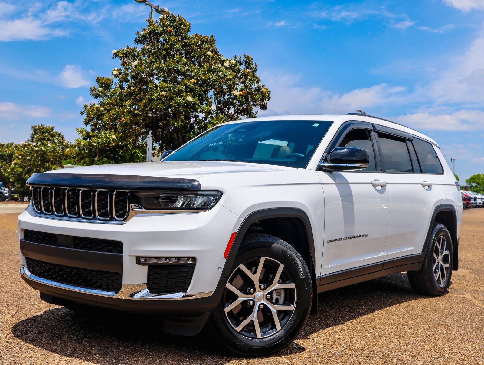 2023 Jeep Grand Cherokee L Limited's photo