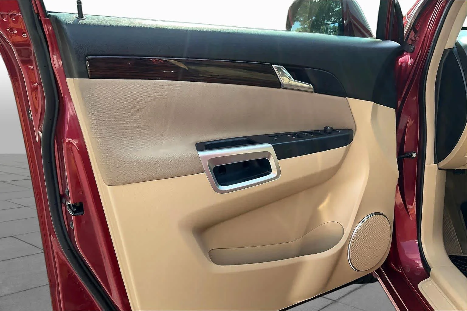 Used 2008 Ruby Red Saturn XR image 20