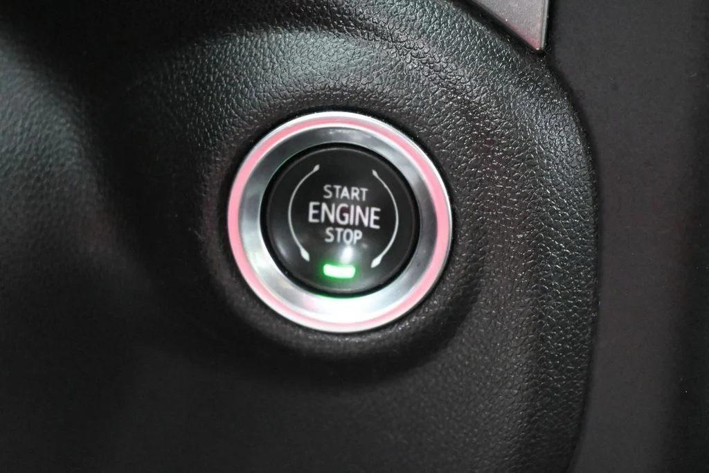 Used 2022 Summit White Chevrolet LT image 26