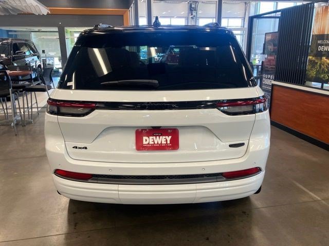 New 2026 Bright White Clear-Coat Exterior Paint Jeep Summit image 5