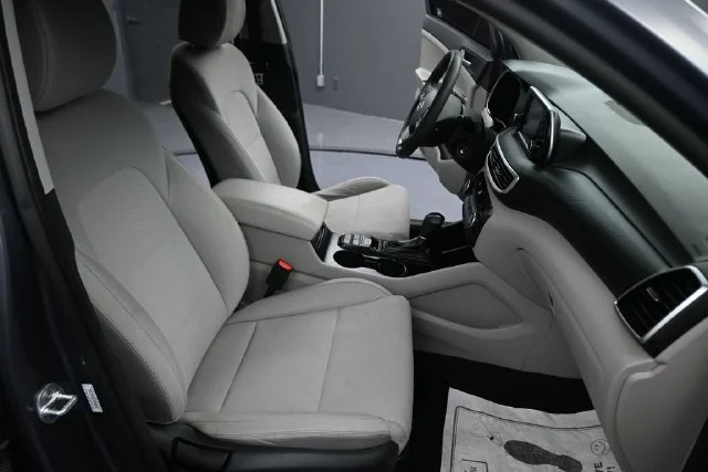 Used 2021 Gray Hyundai SE image 14