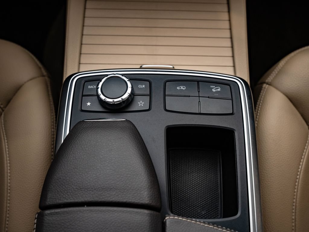 Used 2016 Polar White Mercedes-Benz GL 450 image 40