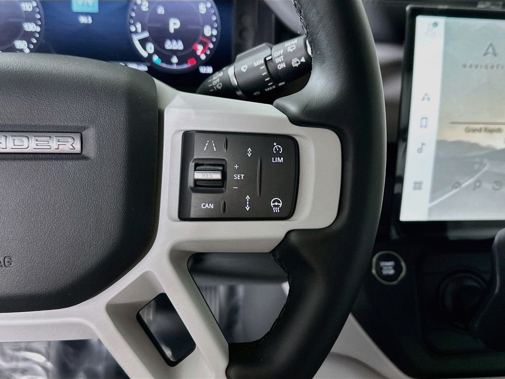 New 2026 Tasman Blue Land Rover S image 14