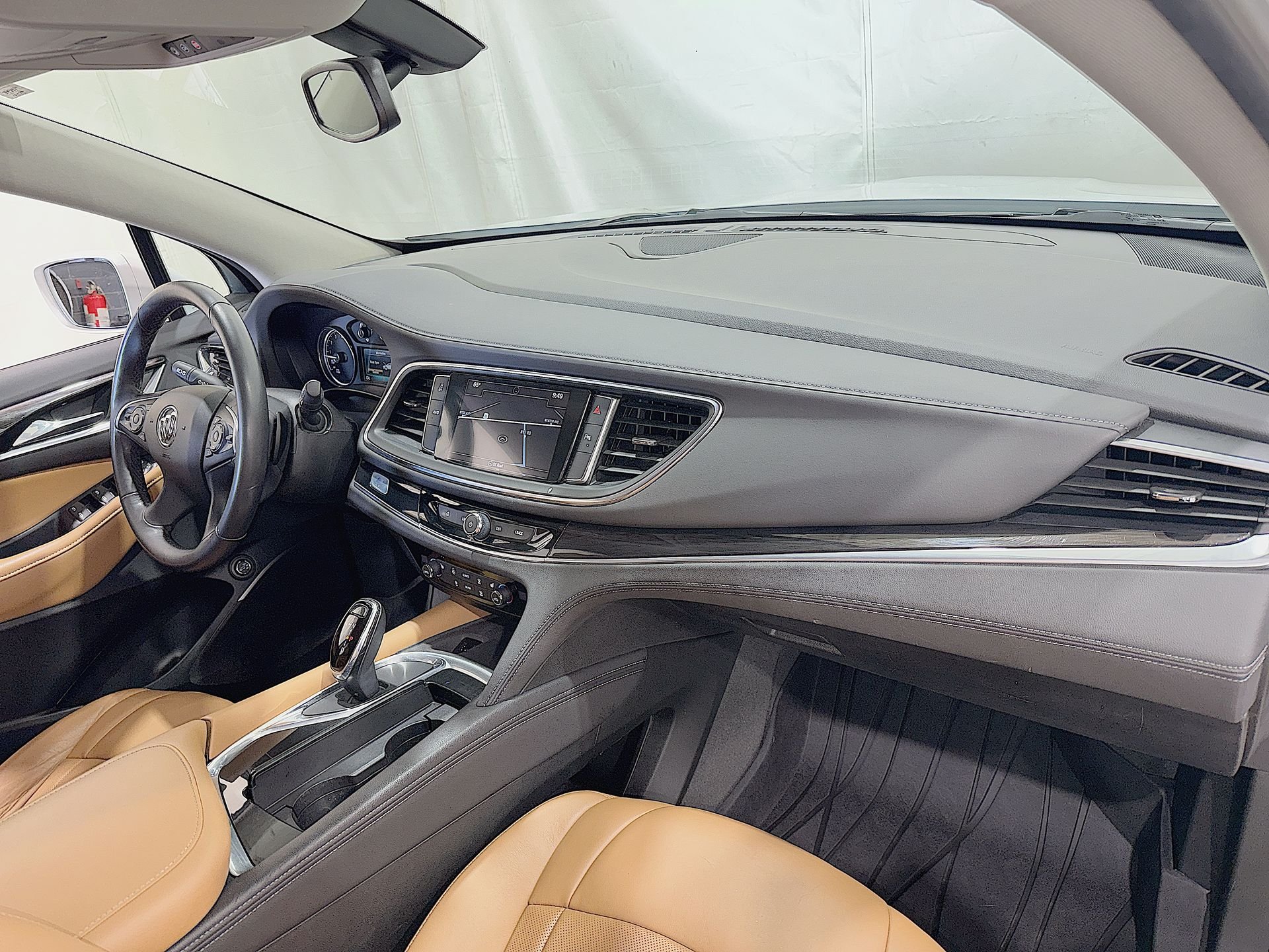 Used 2018 White Frost Tricoat Buick Essence image 60