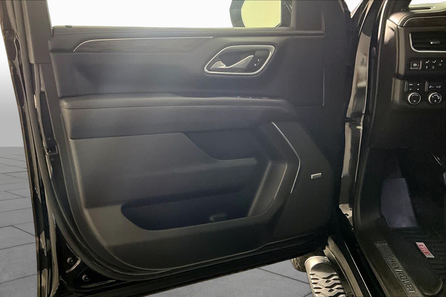 Used 2021 BLACK Chevrolet Z71 image 20