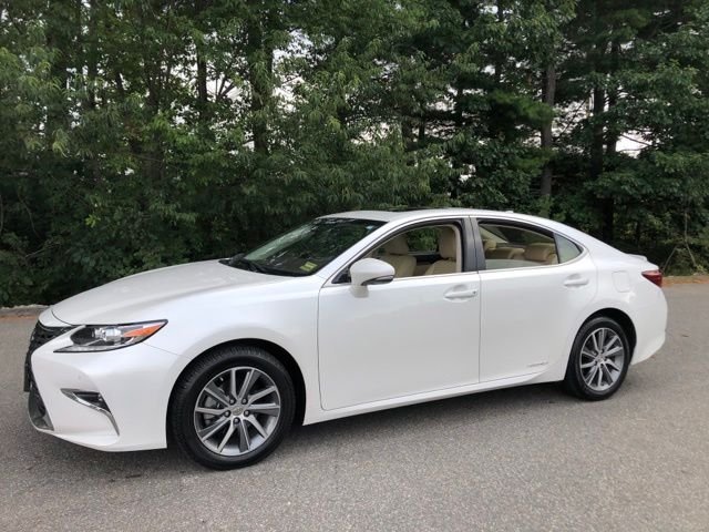Used 2016 White Pearl Lexus 300h image 9