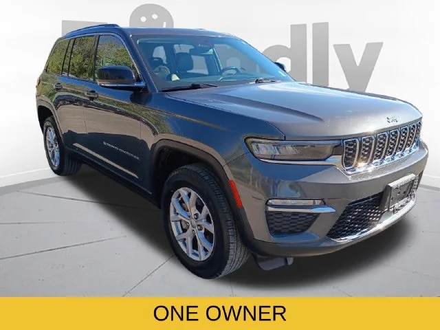 Used 2022 Gray Jeep Limited image 3