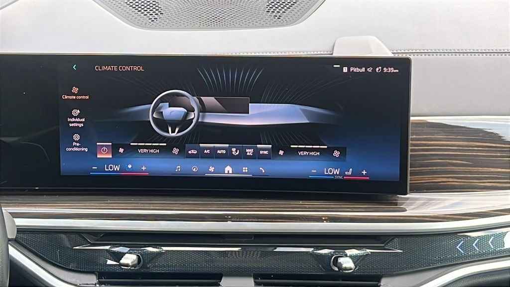 Used 2025 Black BMW xDrive40i image 14