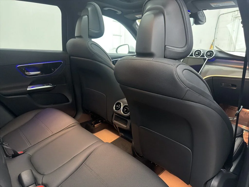 Used 2026 White Mercedes-Benz GLC 300 image 24