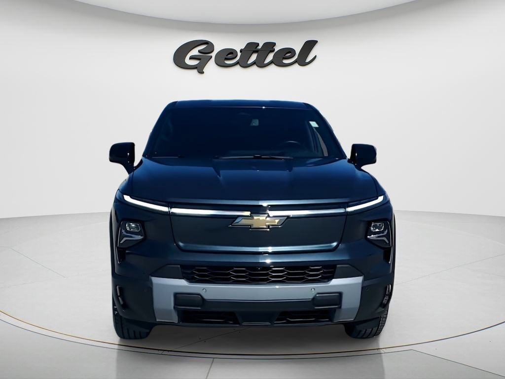 Used 2026 Blue Smoke Metallic Chevrolet LT - Standard Range image 2