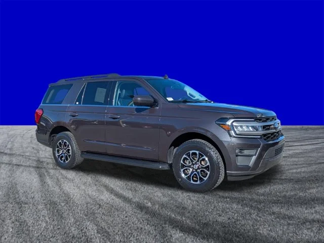 Certified Used 2024 Gray Metallic Ford XLT image 2