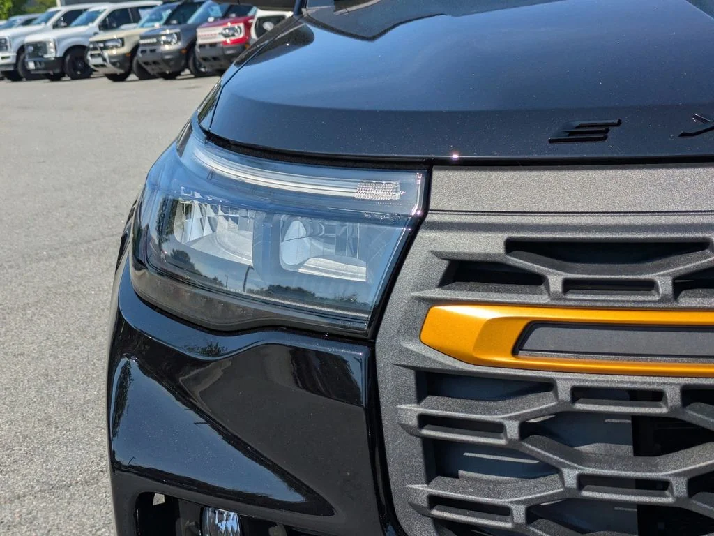 New 2026 Agate Black Metallic Ford Tremor image 10