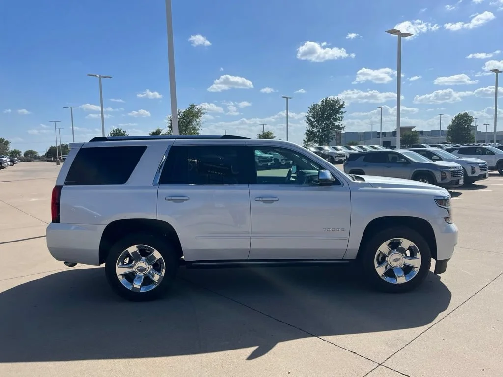 Used 2019 IRIDESCENT PEARL TRICOAT Chevrolet Premier image 6