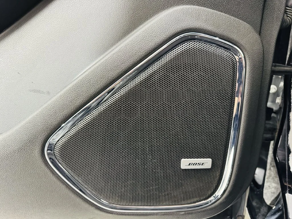 Used 2019 Black GMC SLE image 9