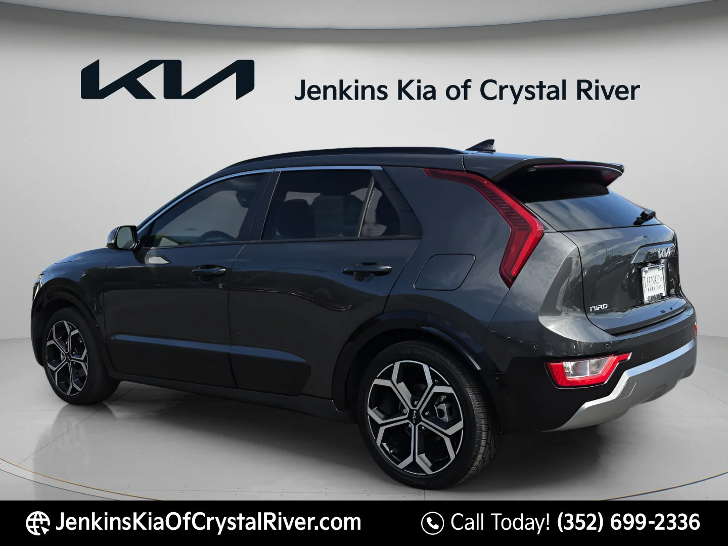 Used 2023 Graphite Gray Kia EX Touring image 8