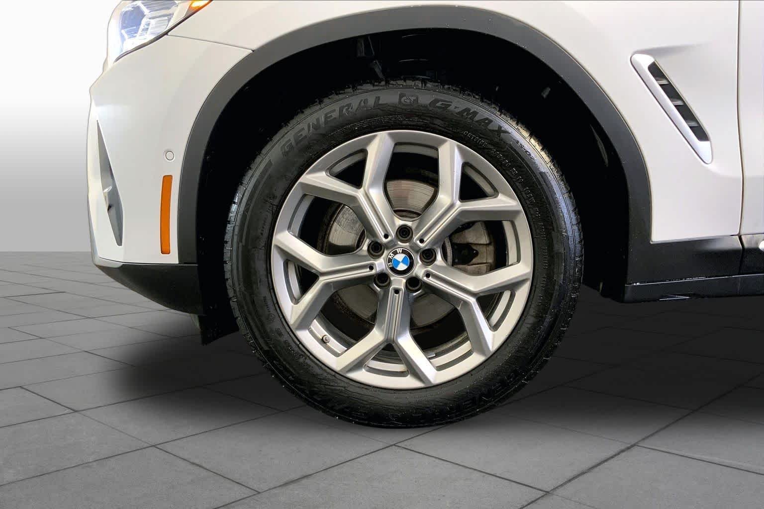 Used 2024 Alpine White BMW xDrive30i image 21