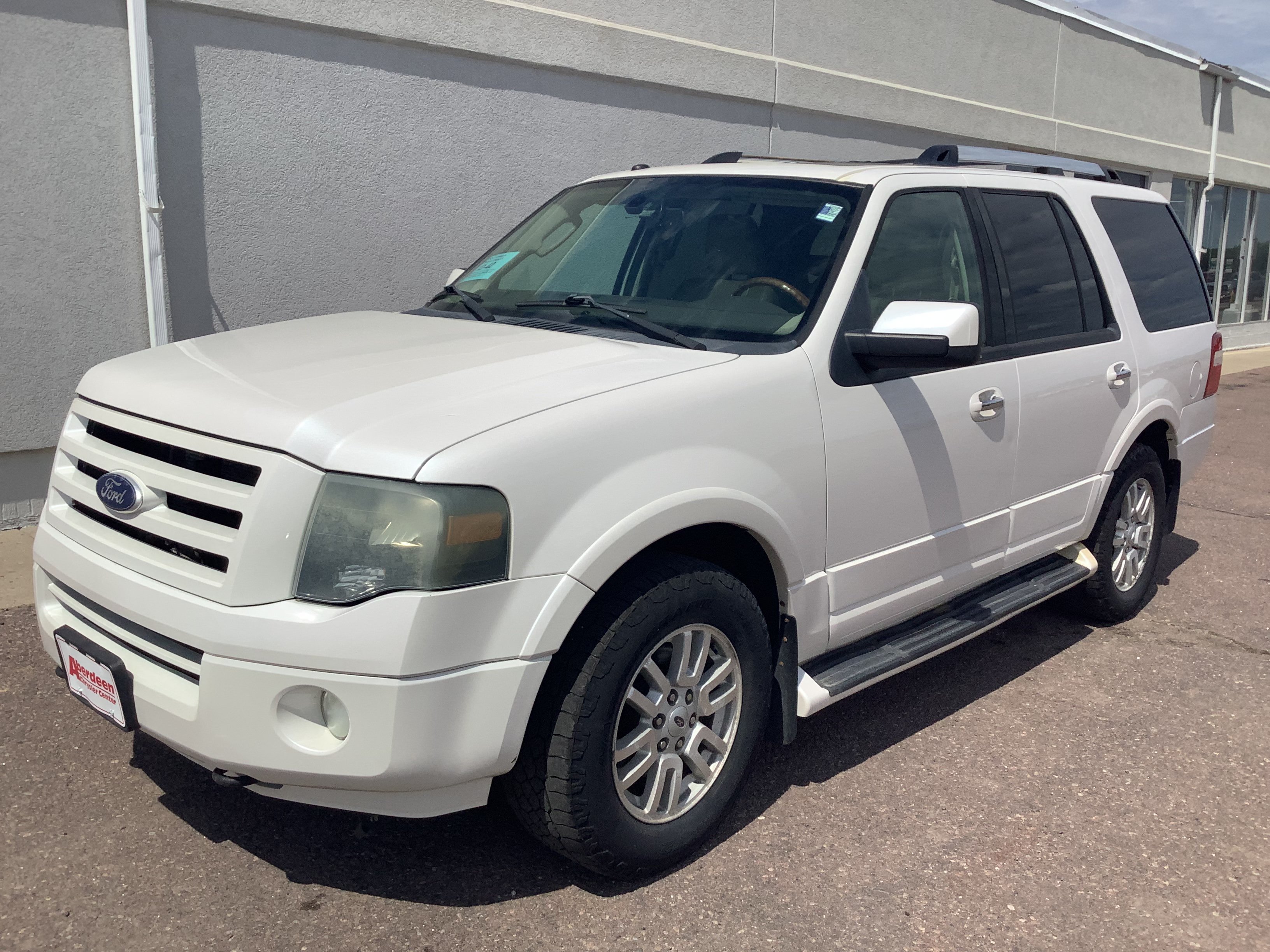 Used 2010 Ford Expedition Limited with VIN 1FMJU2A50AEB49670 for sale in Aberdeen, SD