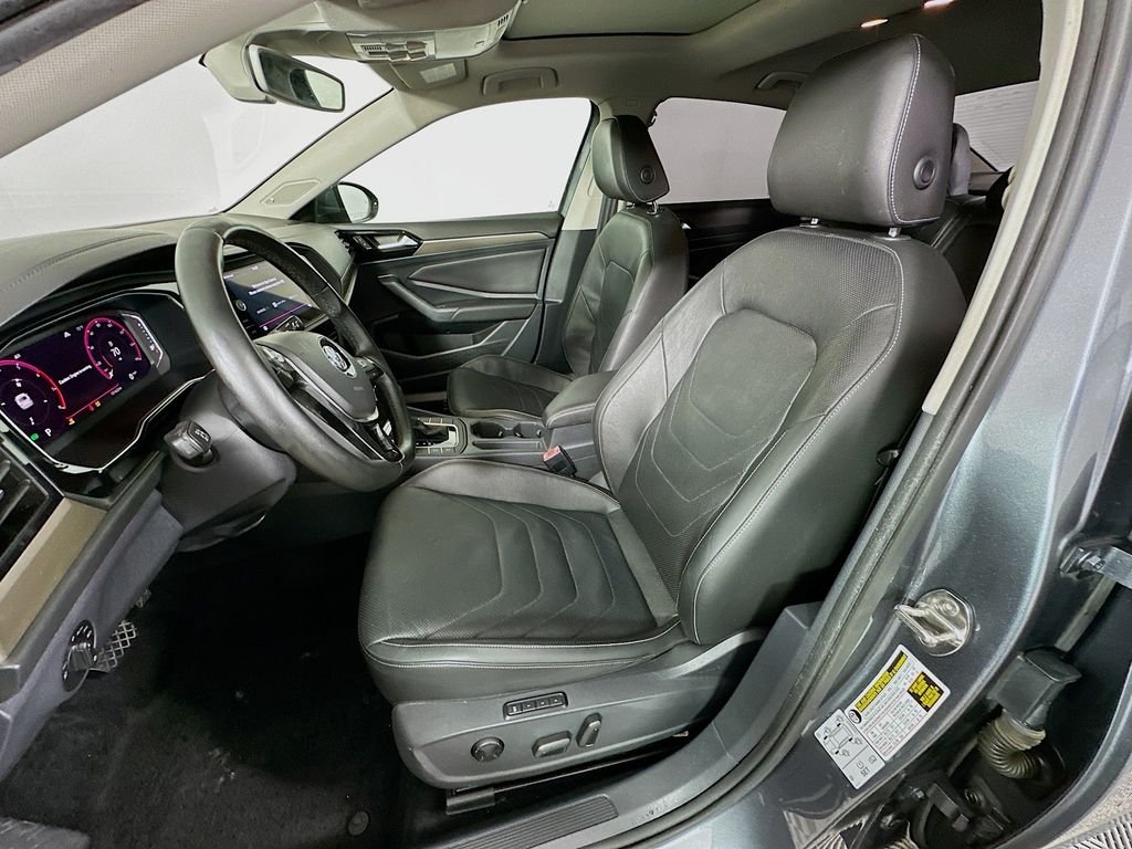 Used 2019 Platinum Gray Metallic Volkswagen SEL Premium image 20