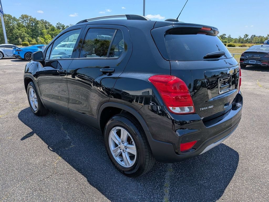 Used 2022 Black Chevrolet LT image 6