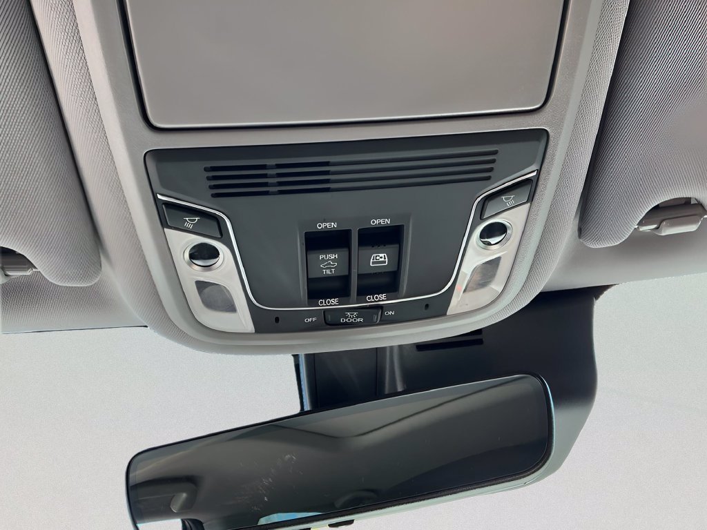 Used 2026 White Honda RTL image 40