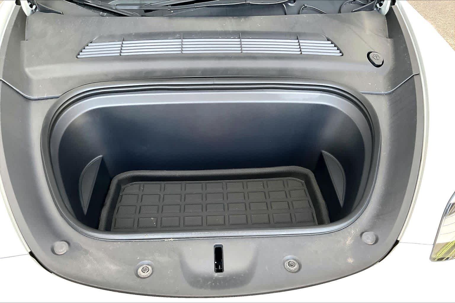 Used 2023 Pearl White Multi-Coat Tesla  image 31