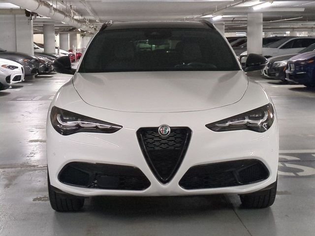 New 2026 Milano White Exterior Paint Alfa Romeo Veloce image 2