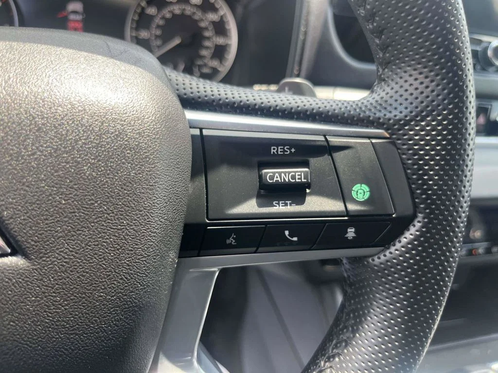 Used 2025 Gray Mitsubishi SE image 20
