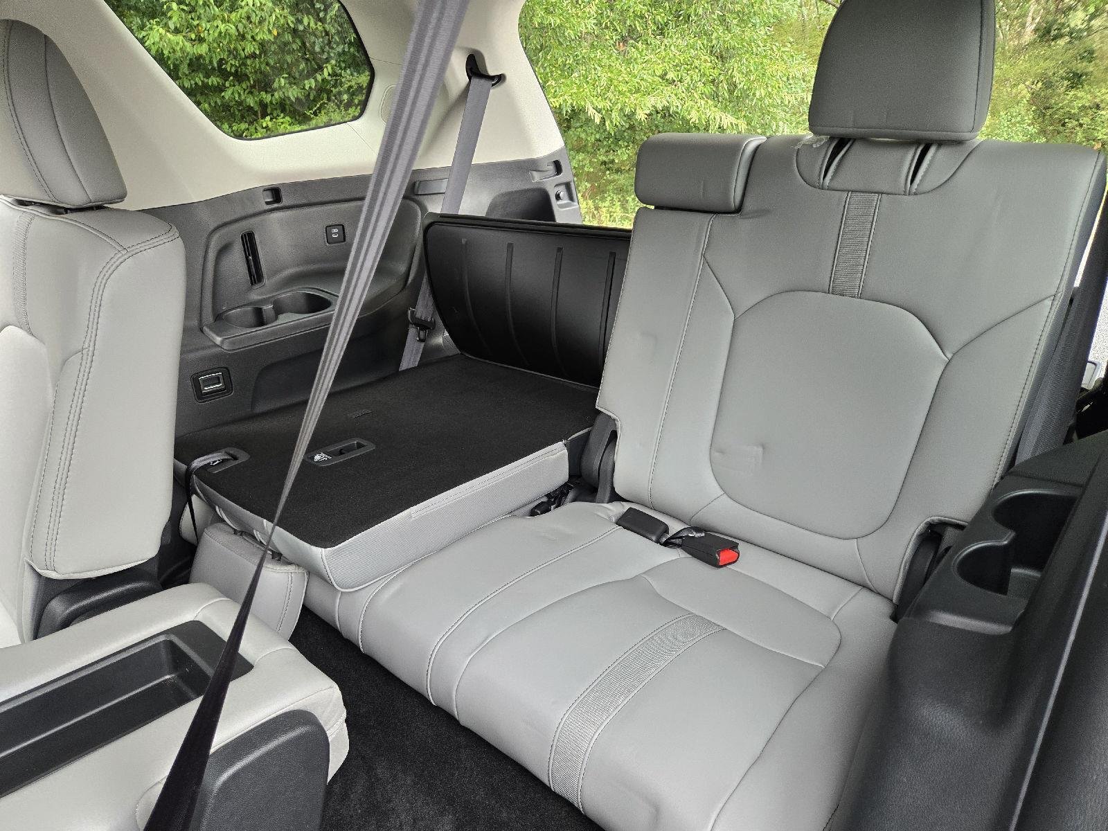 Used 2024 Lunar Silver Metallic Honda Touring image 21