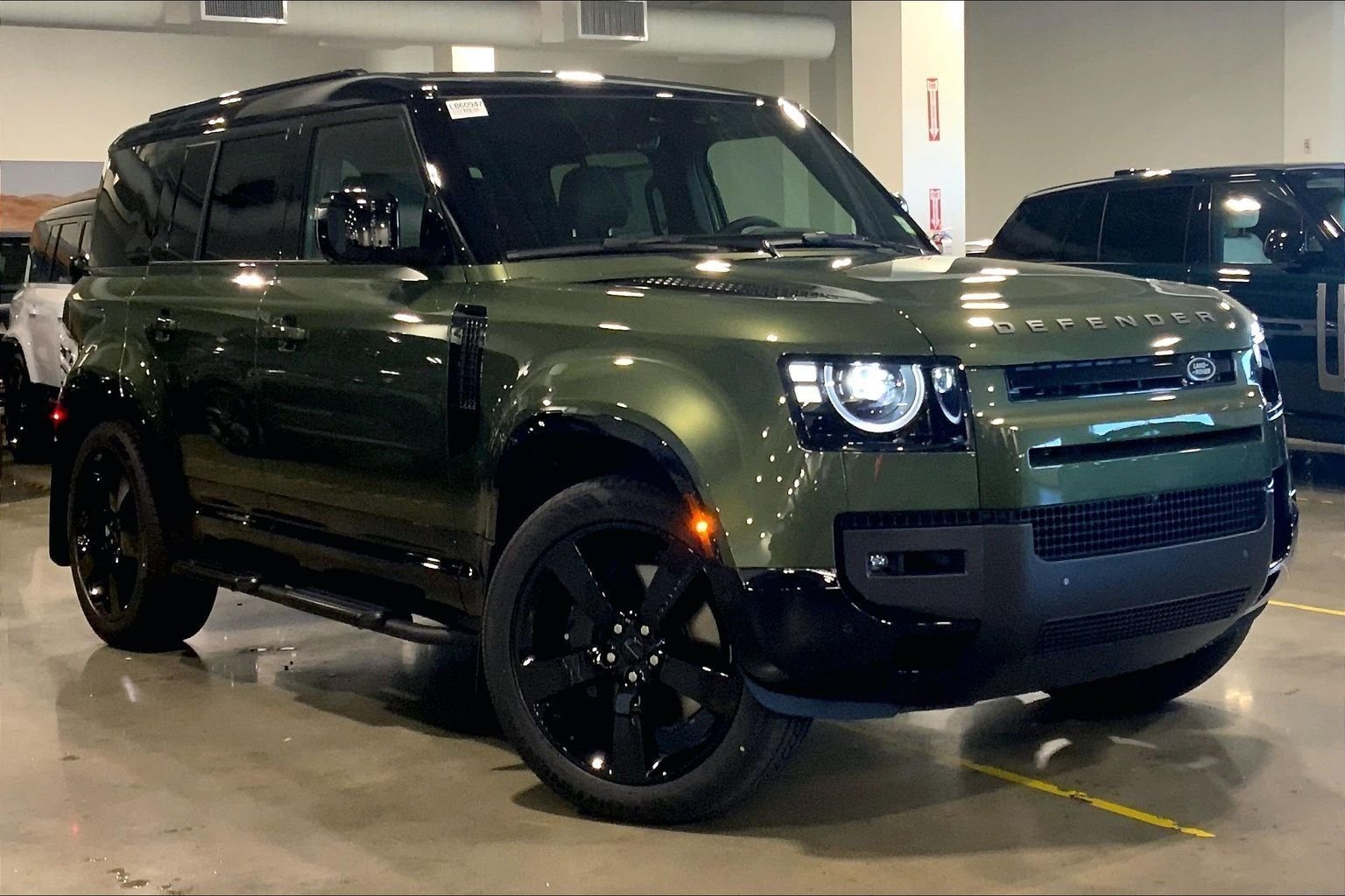 New 2026 Woolstone Green LAND ROVER X-Dynamic SE image 2