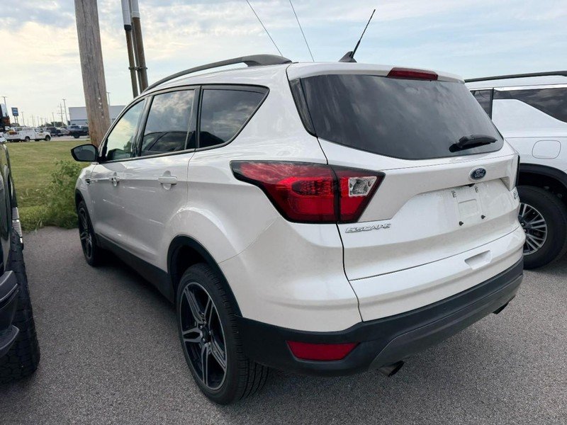 Used 2019 White Platinum Metallic Tri-Coat Ford SEL 4WD image 3