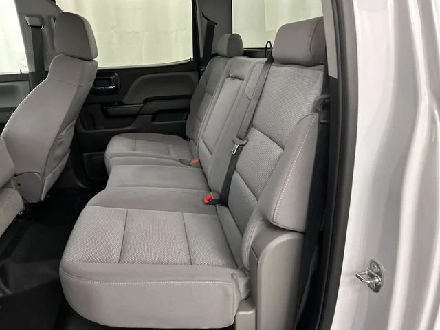 Used 2018 SUMMIT WHITE Chevrolet Custom image 18