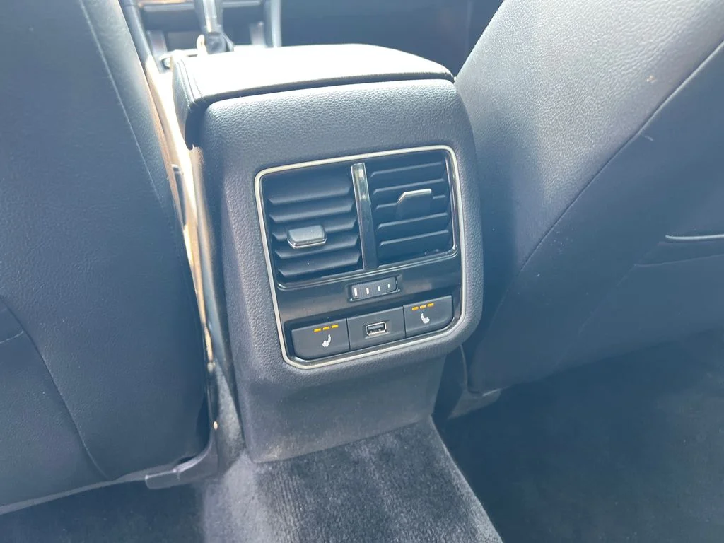 Used 2017 Blue Volkswagen SEL Premium image 37