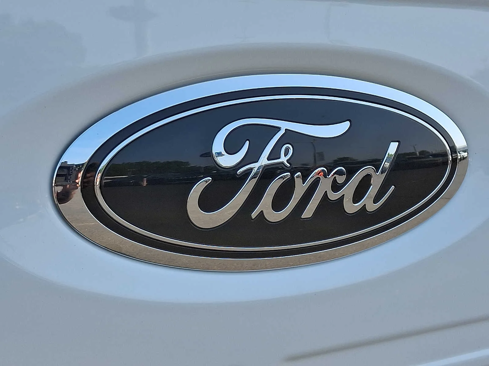 Used 2023 White Ford Tremor image 31