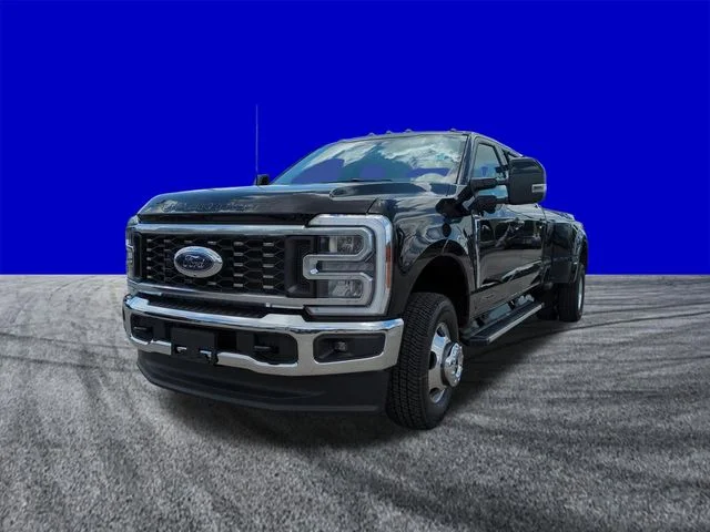 New 2026 Agate Black Metallic Ford F-350® Lariat® image 8