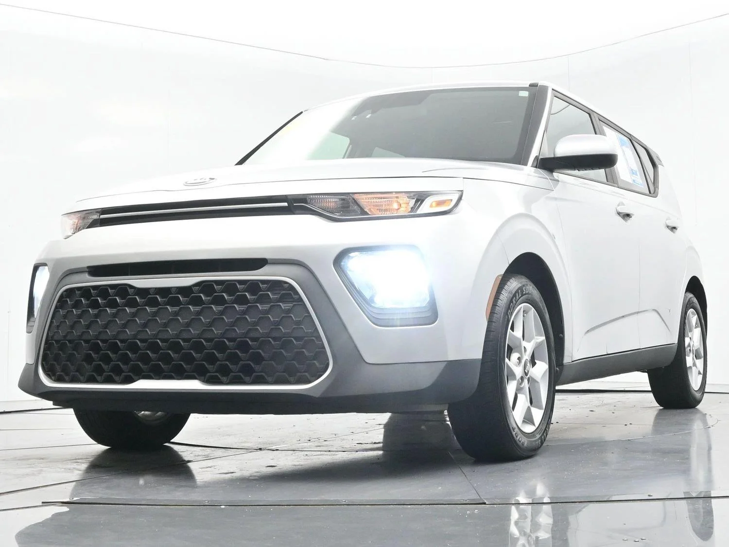 Used 2020 Sparkling Silver Kia S image 42