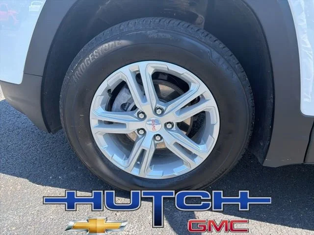 Used 2024 Summit White GMC SLE image 9